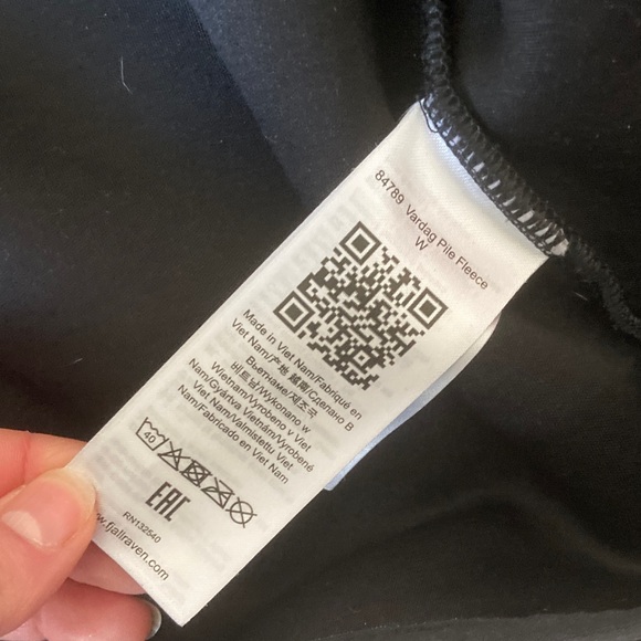 Fjallraven Black Fleece Zip-Up Jacket - Picture 6 of 9